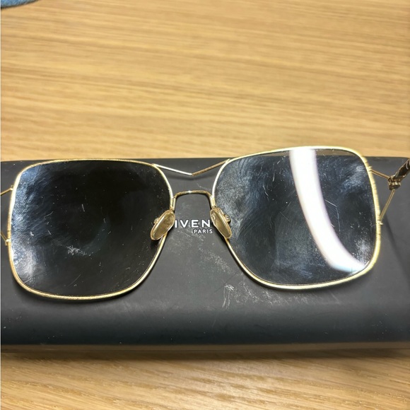 Givenchy Sunglasses Gold Frame made in Italy logo - Picture 16 of 17